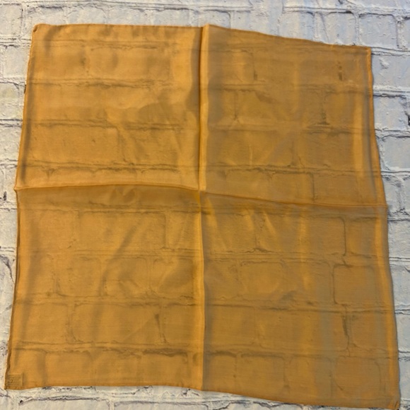 LOT OF (3) VINTAGE SMALL SQUARE SILK HAND ROLLED JAPAN SCARVES - Picture 7 of 12